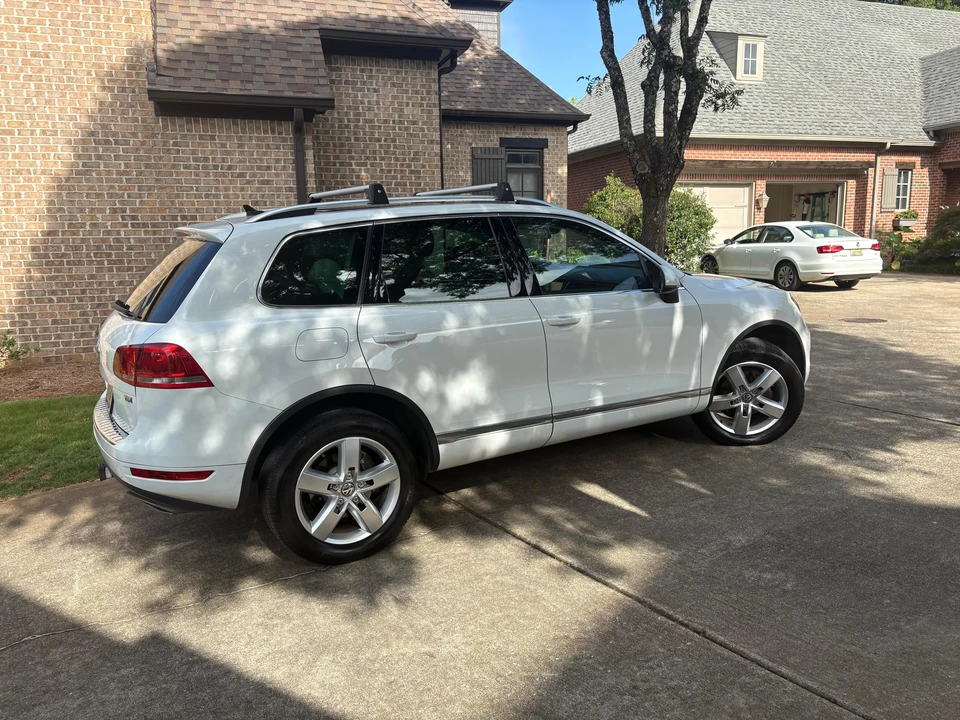 2014 Volkswagen Touareg - Image 15 of 31