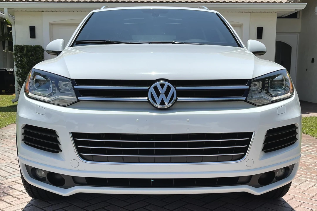 2014 Volkswagen Touareg - Image 2 of 5