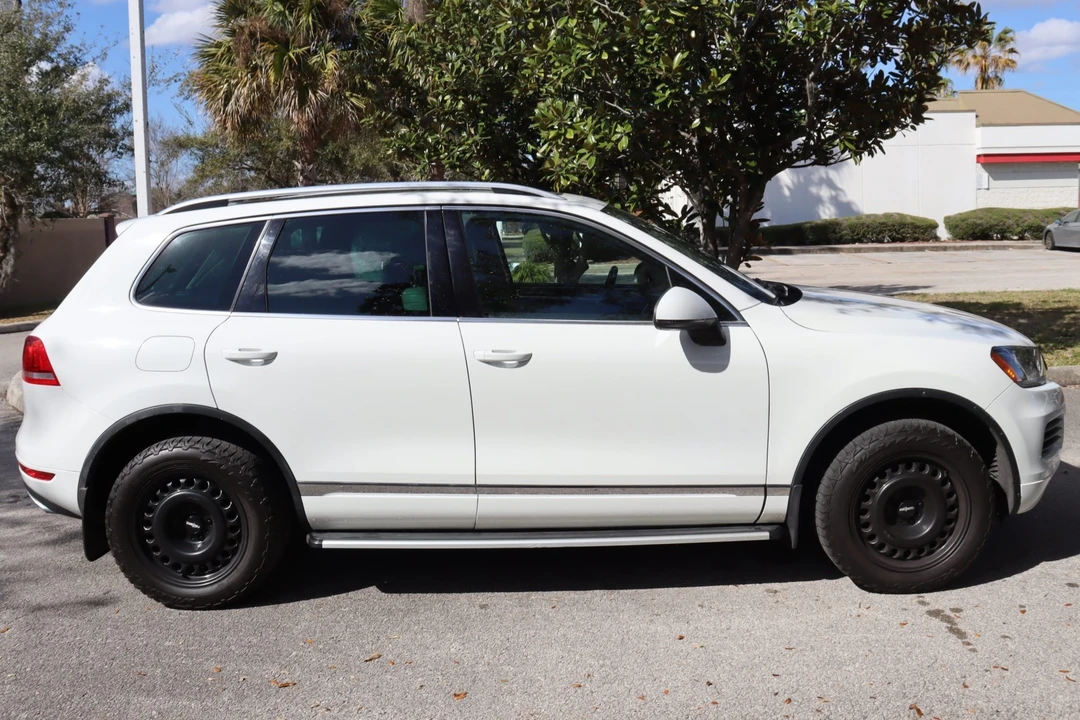 2014 Volkswagen Touareg - Image 3 of 7