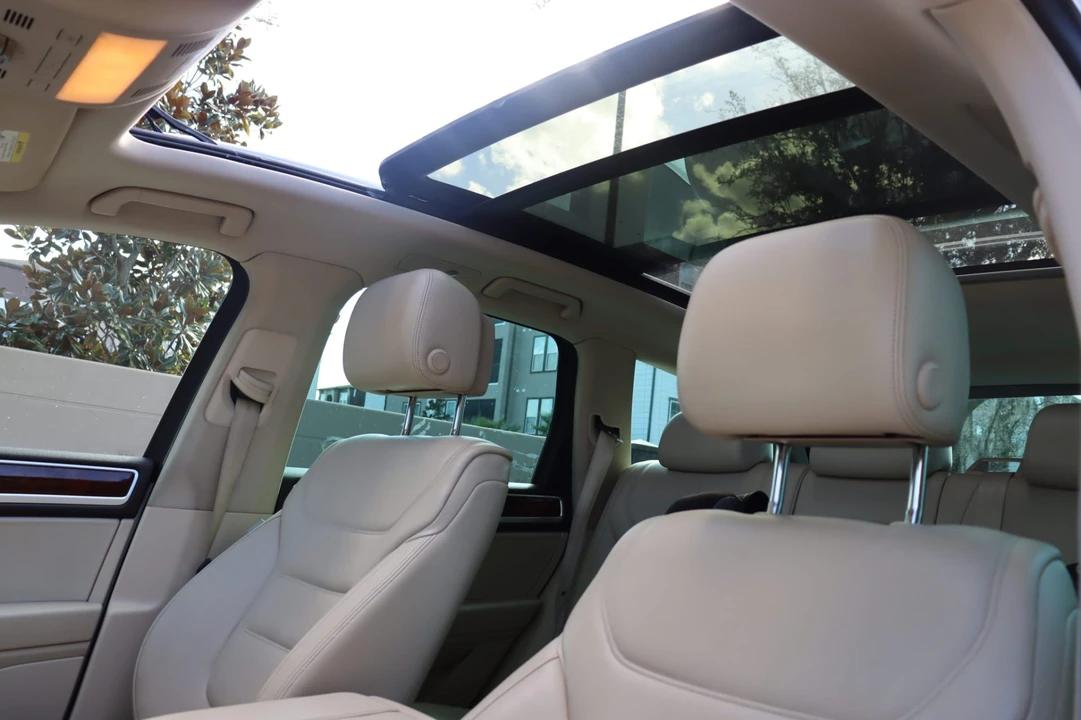 2014 Volkswagen Touareg - Image 4 of 7