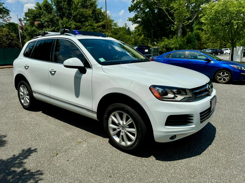 2014 Volkswagen Touareg - Image 16 of 31