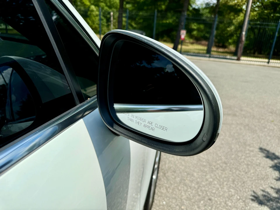2014 Volkswagen Touareg - Image 24 of 31