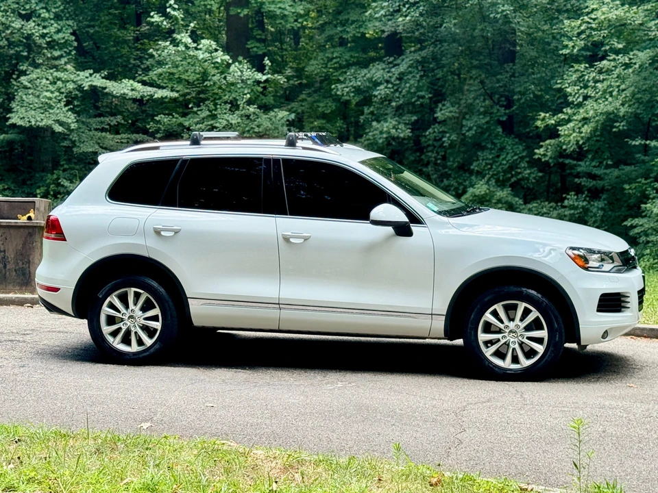 2014 Volkswagen Touareg - Image 15 of 31