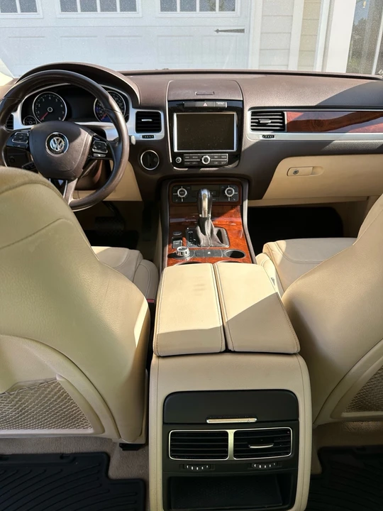 2014 Volkswagen Touareg - Image 8 of 16