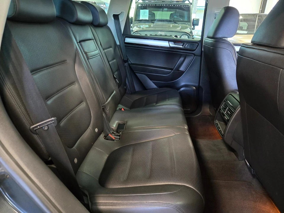 2014 Volkswagen Touareg - Image 10 of 14
