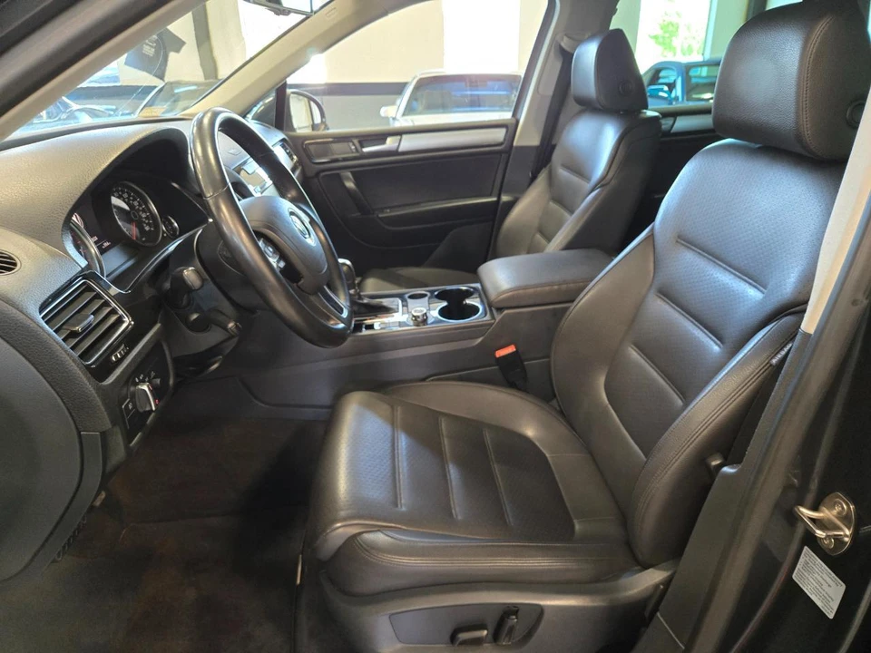 2014 Volkswagen Touareg - Image 8 of 14