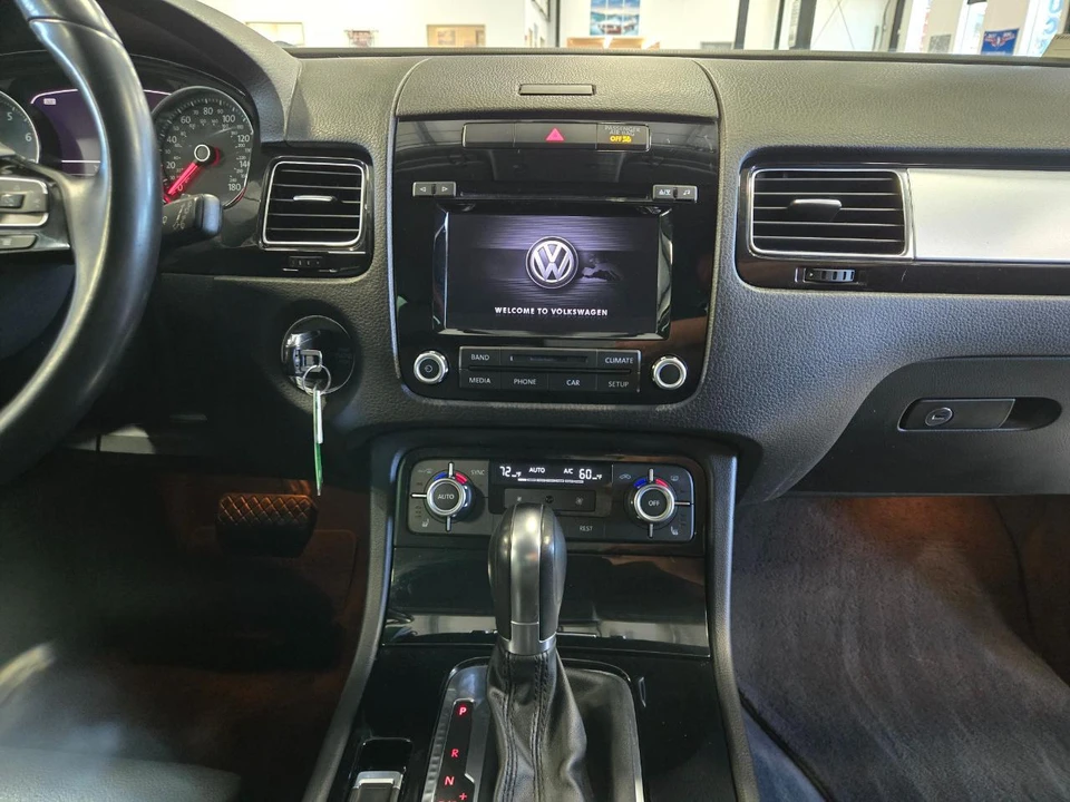 2014 Volkswagen Touareg - Image 13 of 14
