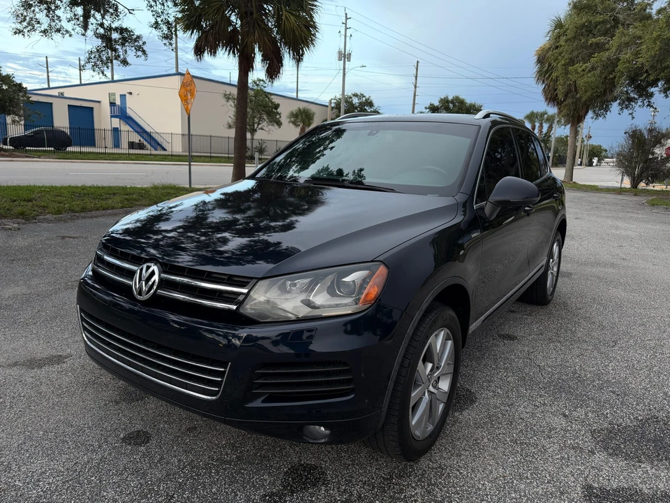 2014 Volkswagen Touareg - Image 10 of 31