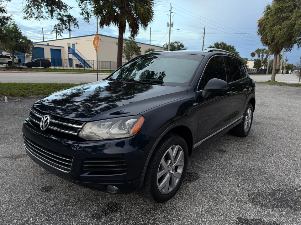 2014 Volkswagen Touareg - Image 9 of 31