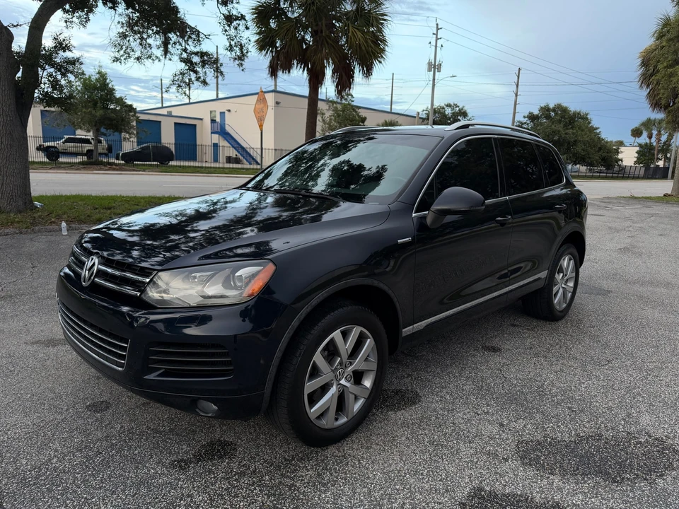 2014 Volkswagen Touareg - Image 8 of 31