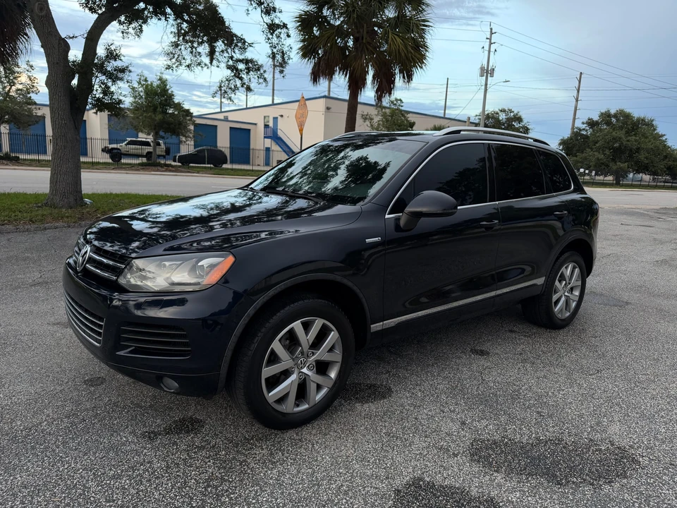 2014 Volkswagen Touareg - Image 7 of 31