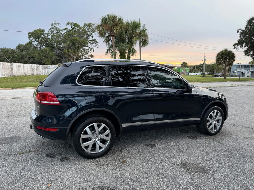 2014 Volkswagen Touareg - Image 30 of 31
