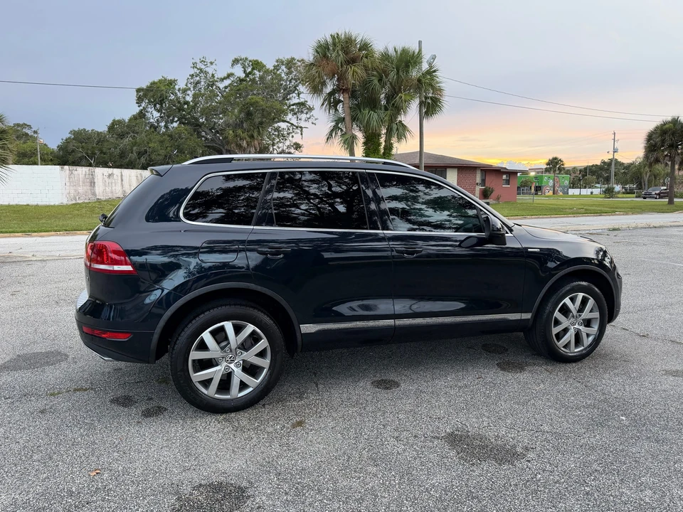 2014 Volkswagen Touareg - Image 29 of 31