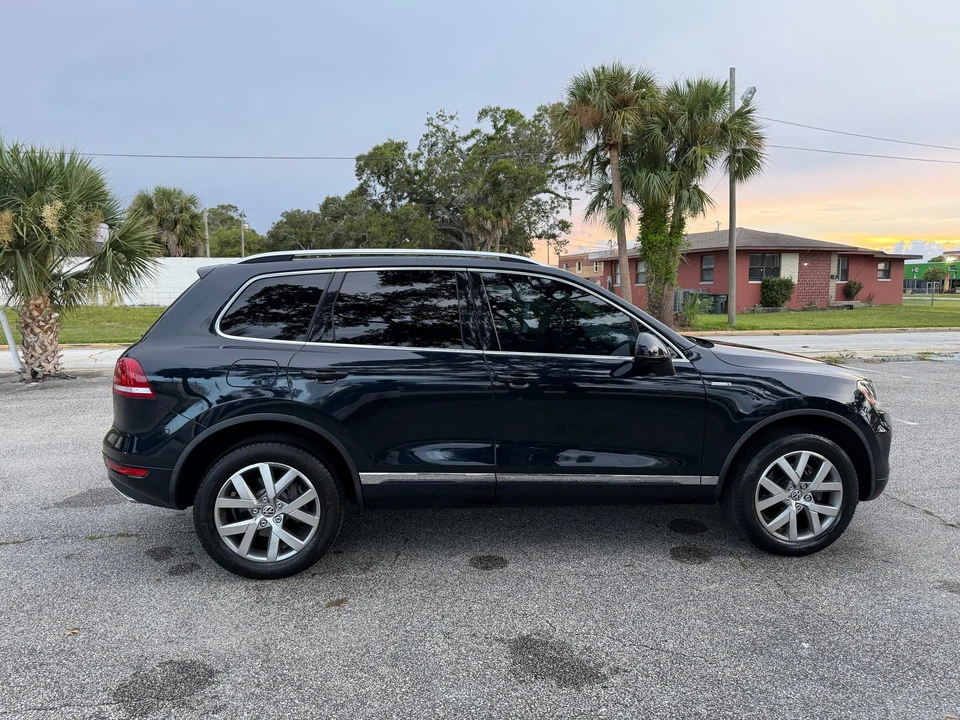 2014 Volkswagen Touareg - Image 27 of 31