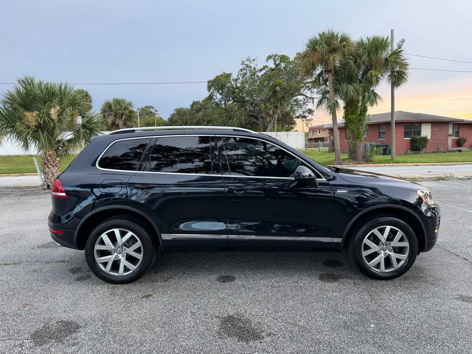 2014 Volkswagen Touareg - Image 26 of 31