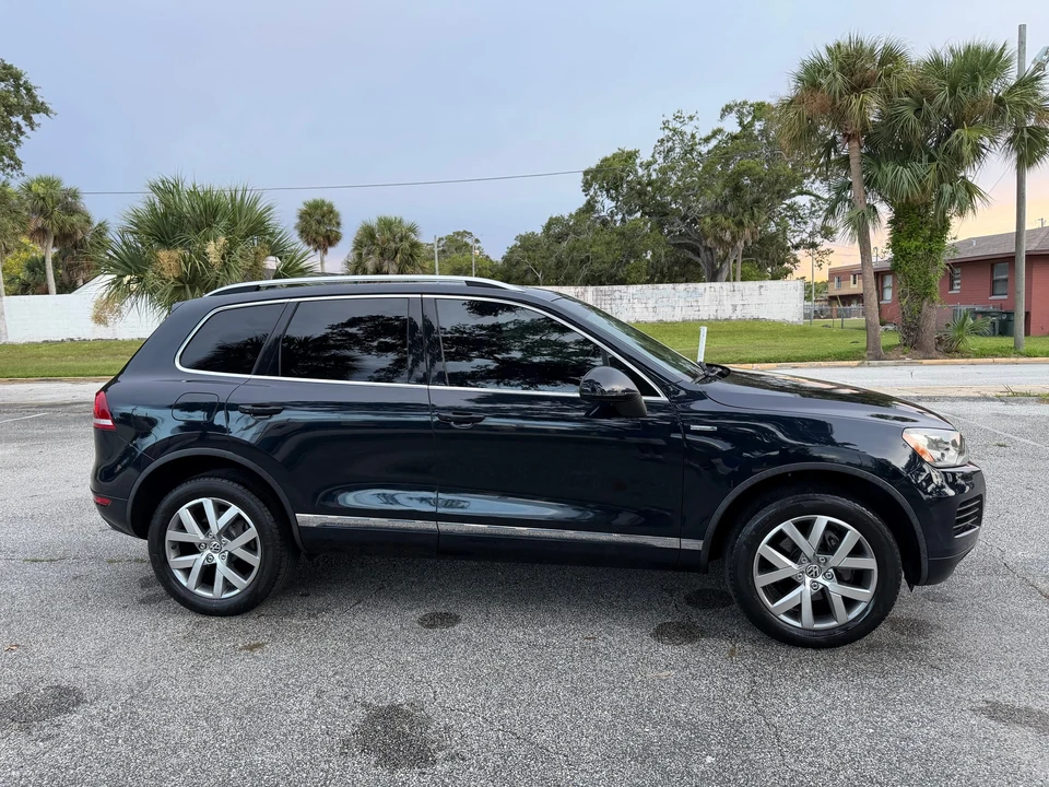 2014 Volkswagen Touareg - Image 24 of 31