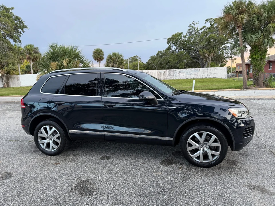 2014 Volkswagen Touareg - Image 23 of 31