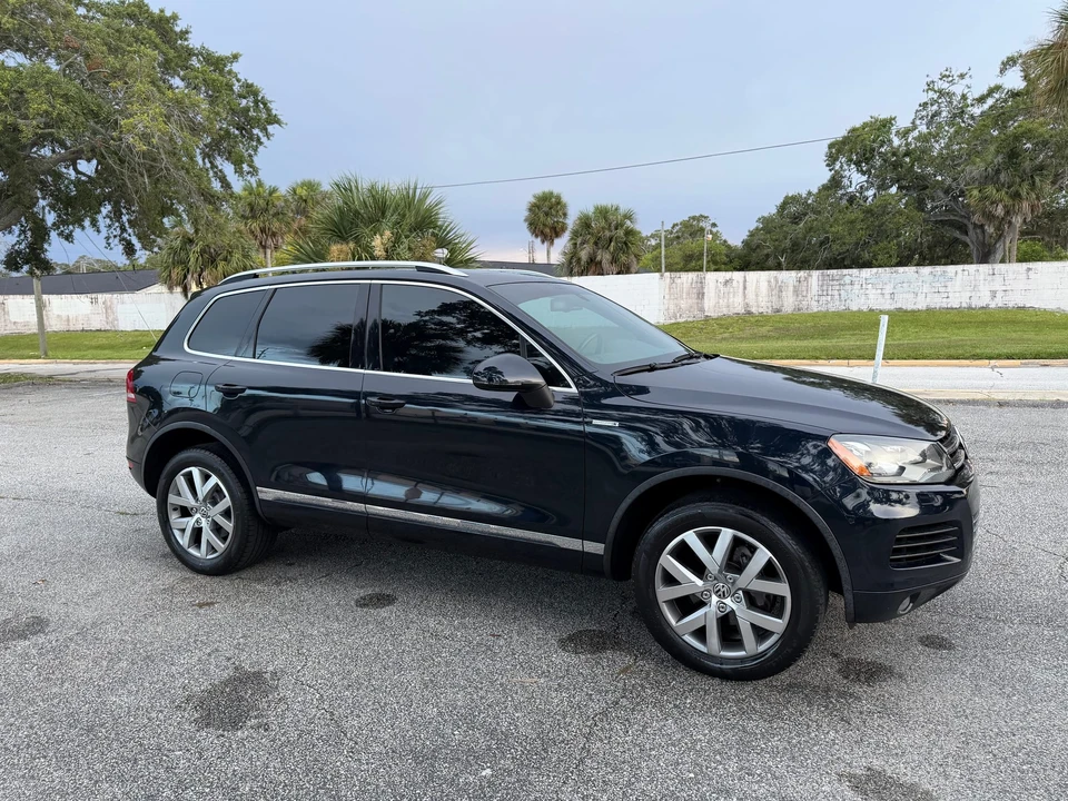 2014 Volkswagen Touareg - Image 21 of 31