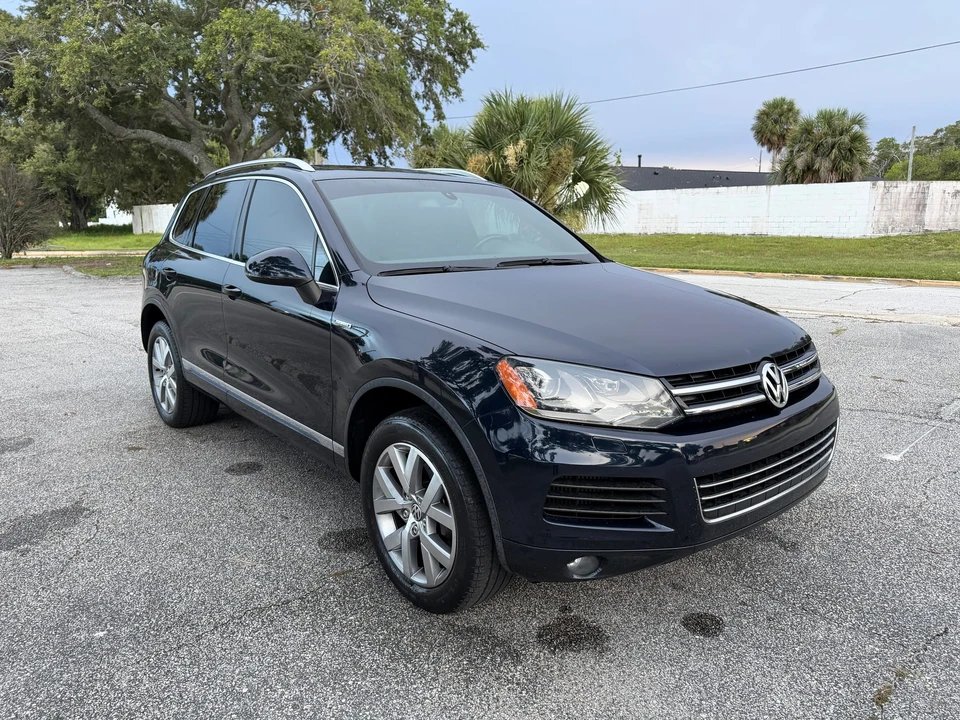 2014 Volkswagen Touareg - Image 16 of 31