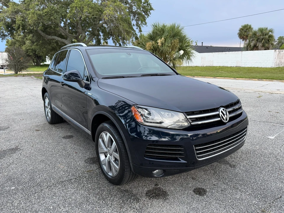 2014 Volkswagen Touareg - Image 15 of 31