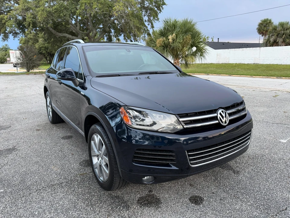 2014 Volkswagen Touareg - Image 14 of 31