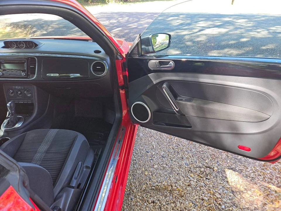 2014 Volkswagen A5 Beetle - Image 10 of 23
