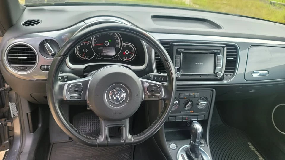 2014 Volkswagen A5 Beetle - Image 8 of 15