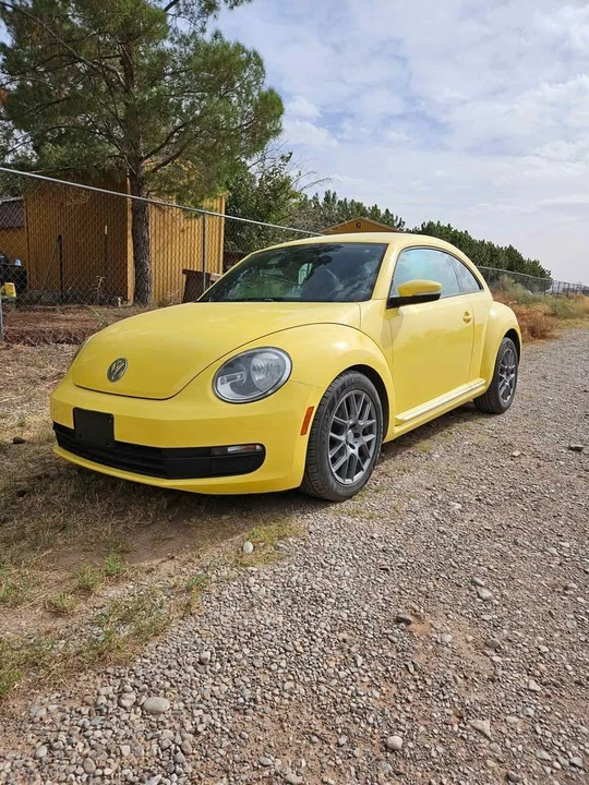 2014 Volkswagen A5 Beetle - Image 2 of 9