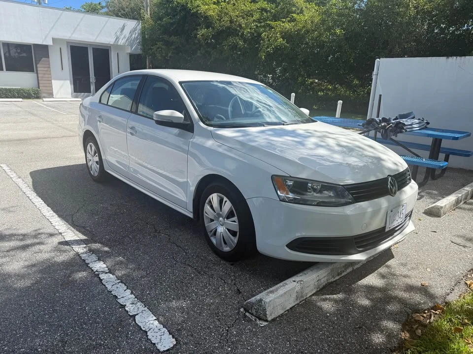 2014 Volkswagen A6 Jetta - Image 2 of 4