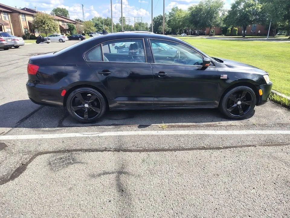 2014 Volkswagen A6 Jetta - Image 2 of 10