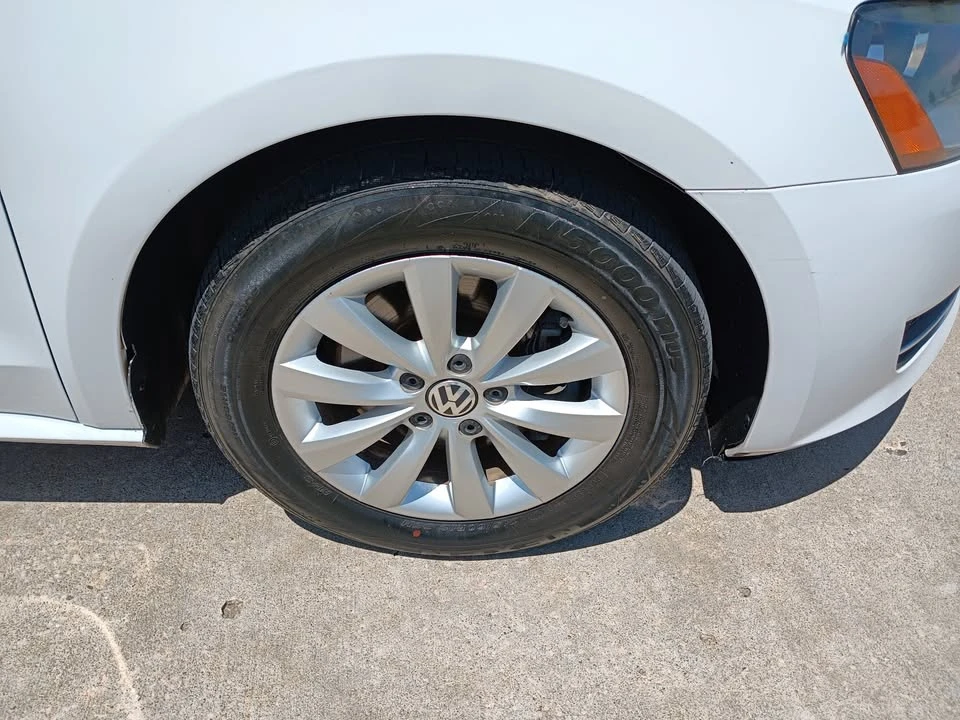 2014 Volkswagen Passat - Image 19 of 20