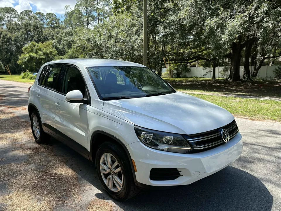 2014 Volkswagen Tiguan - Image 2 of 8