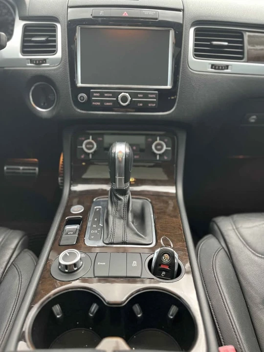 2014 Volkswagen Touareg - Image 7 of 15