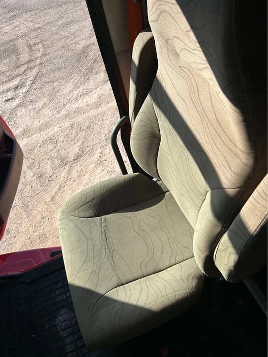 2014 Volvo 700 Series - Image 8 of 13