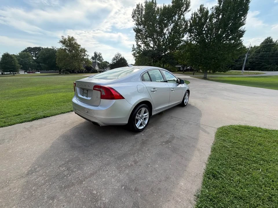 2014 Volvo S60 2nd Gen - Image 2 of 10