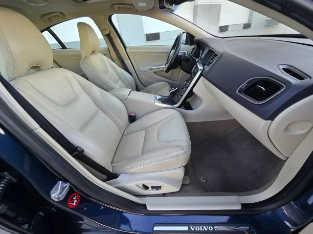 2014 Volvo S60 2nd Gen - Image 17 of 31