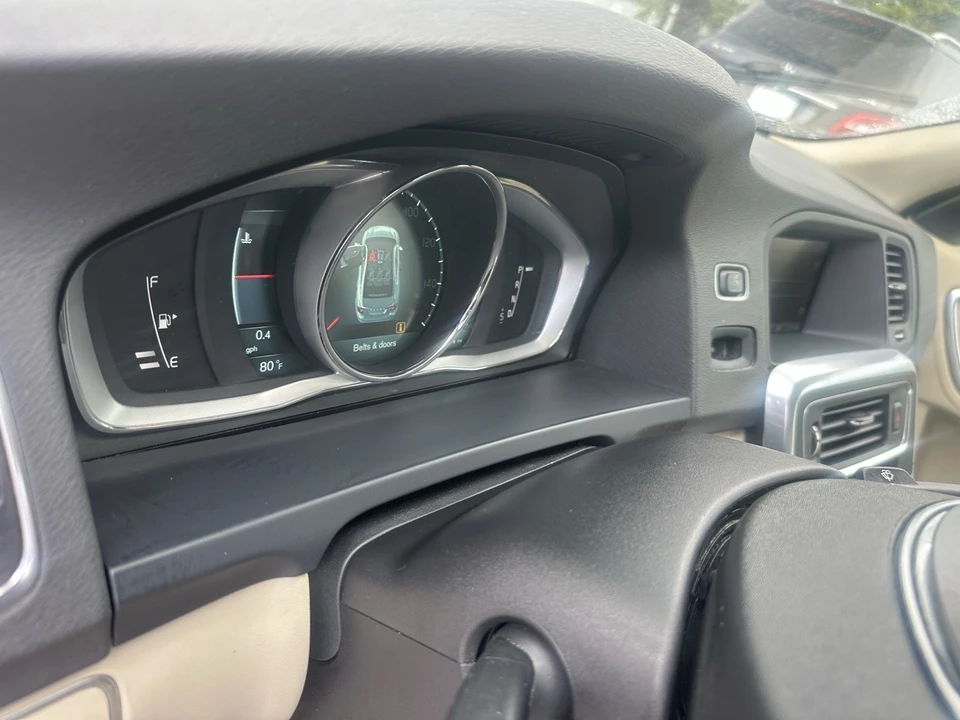 2014 Volvo S60 2nd Gen - Image 24 of 31