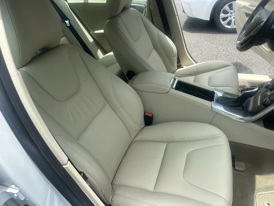 2014 Volvo S60 2nd Gen - Image 26 of 31