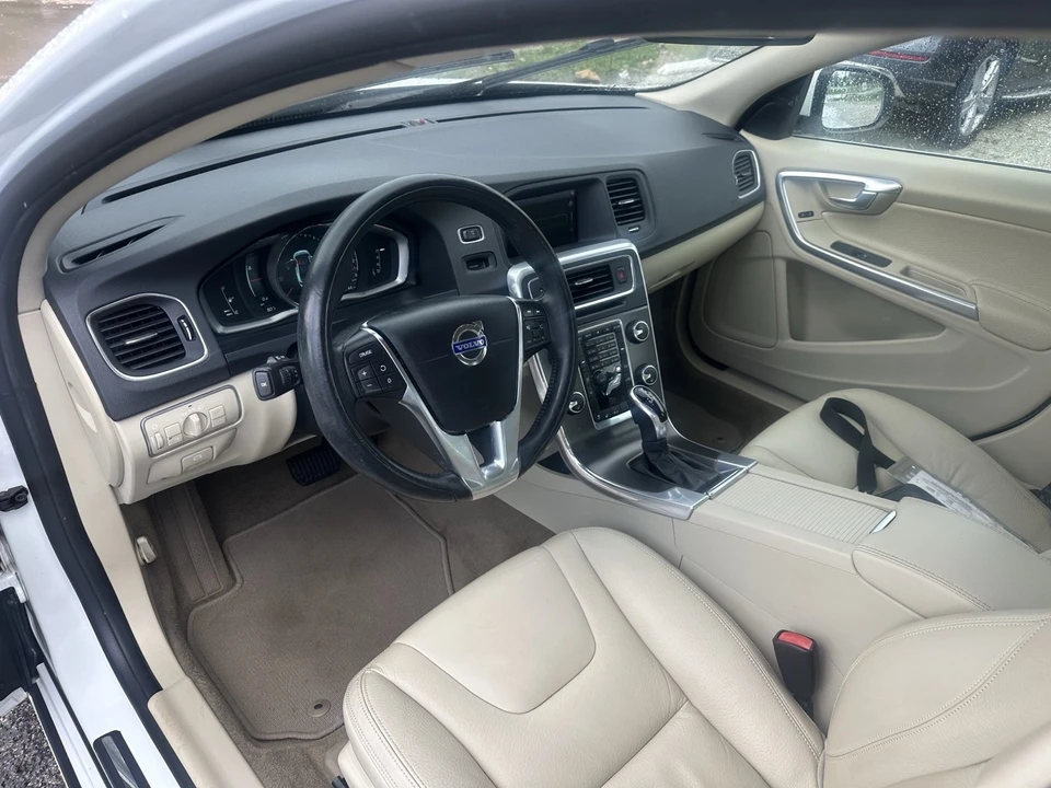 2014 Volvo S60 2nd Gen - Image 16 of 31