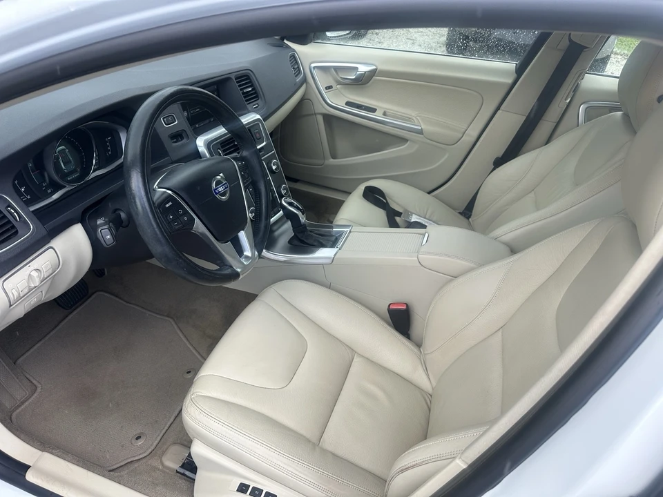 2014 Volvo S60 2nd Gen - Image 15 of 31