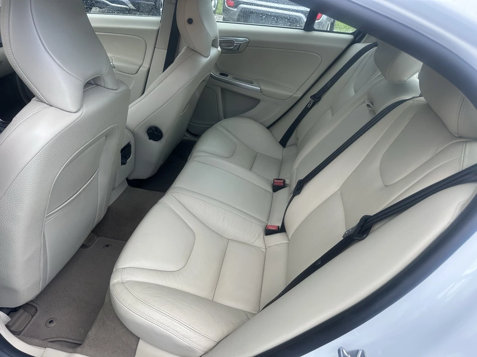 2014 Volvo S60 2nd Gen - Image 19 of 31