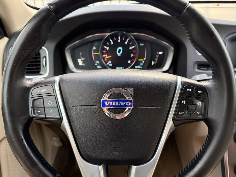 2014 Volvo S60 2nd Gen - Image 10 of 12