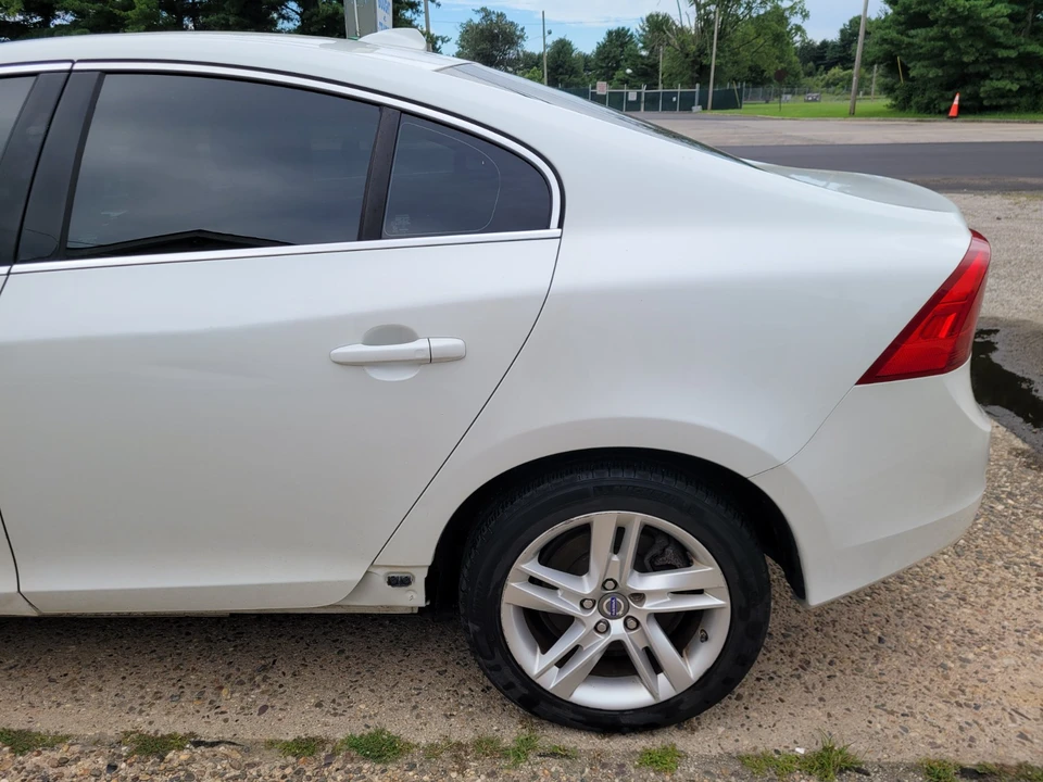 2014 Volvo S60 2nd Gen - Image 17 of 21
