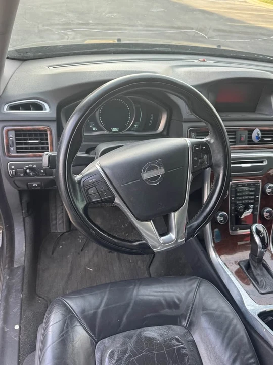 2014 Volvo S80 2nd Gen - Image 5 of 5