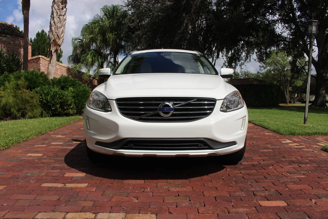 2014 Volvo XC60 1st Gen - Image 10 of 31