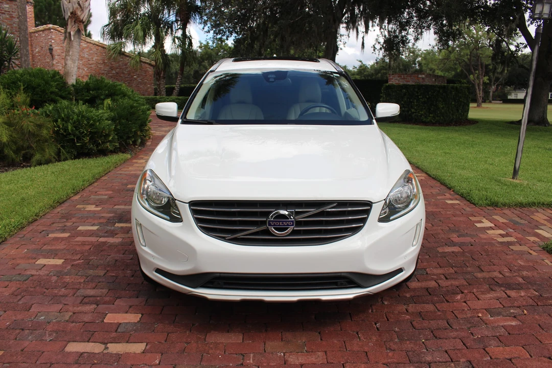2014 Volvo XC60 1st Gen - Image 9 of 31