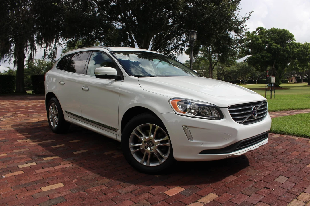 2014 Volvo XC60 1st Gen - Image 13 of 31