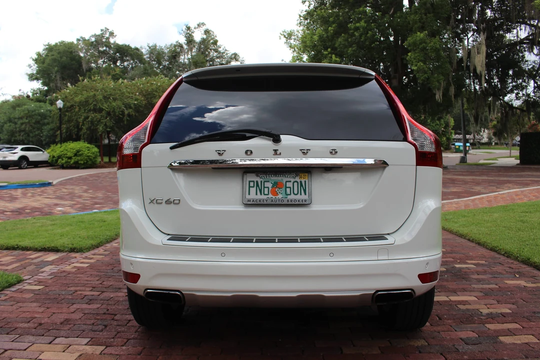 2014 Volvo XC60 1st Gen - Image 25 of 31