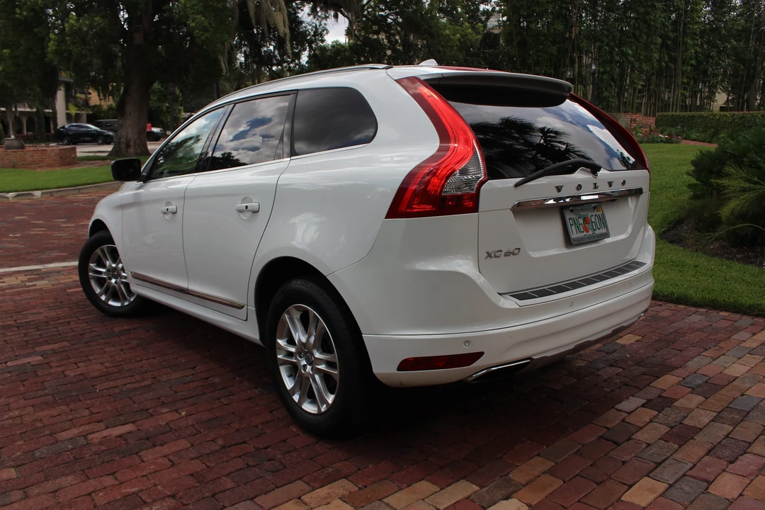 2014 Volvo XC60 1st Gen - Image 29 of 31