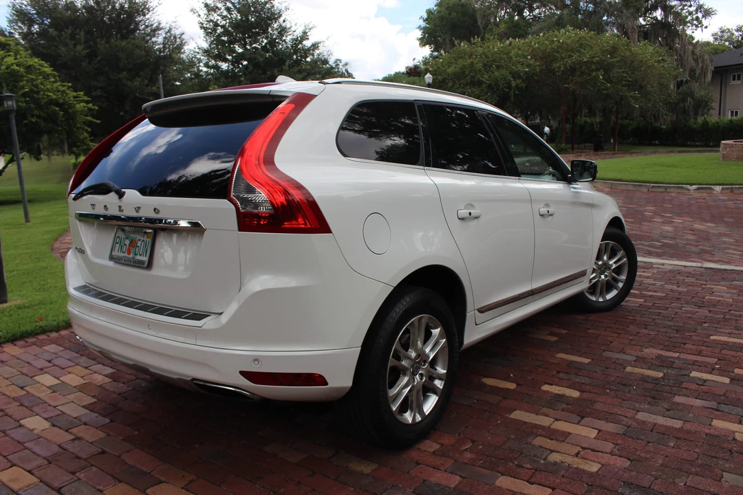 2014 Volvo XC60 1st Gen - Image 23 of 31